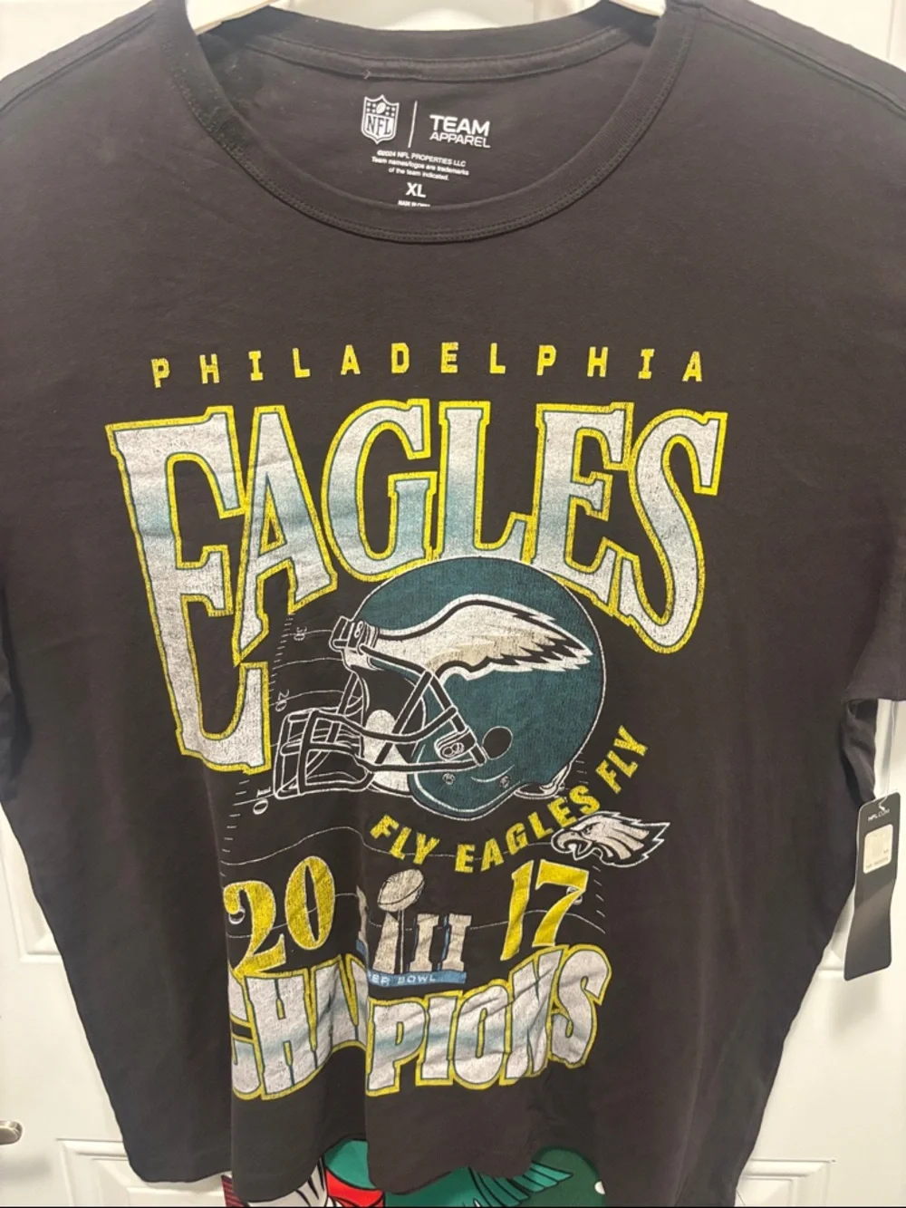 Team Apparel Black Philadelphia Eagles 2017 Champions Graphic Tee - Picture 3 of 8